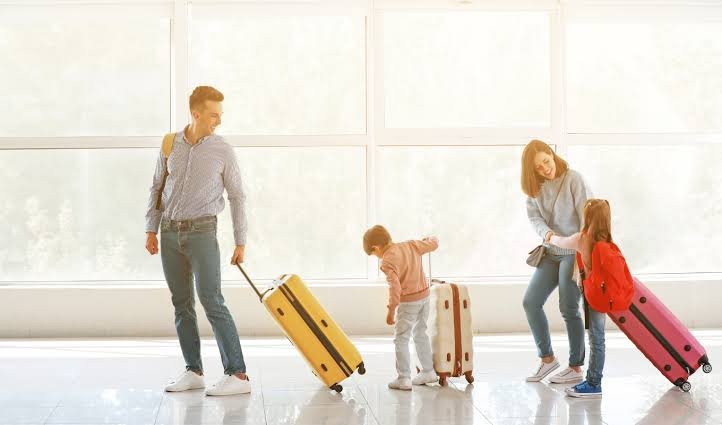 How to Book Cheap Flights for Family Travel